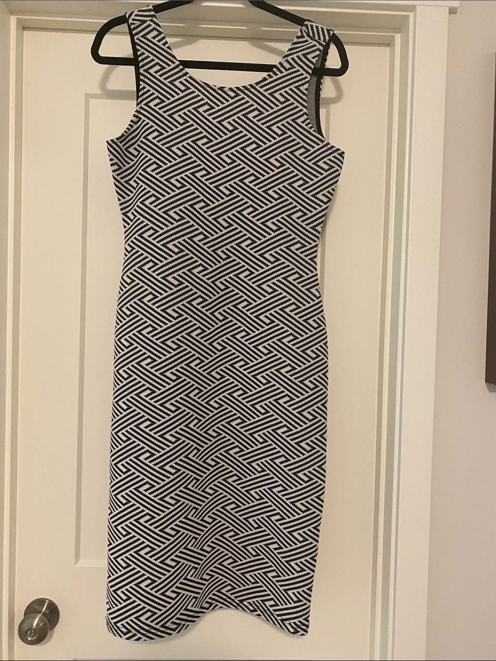 RD Style Black & White Geometric Midi Sheath Dress